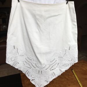 CACHE WHITE Pencil Mini w V Flare of Beads